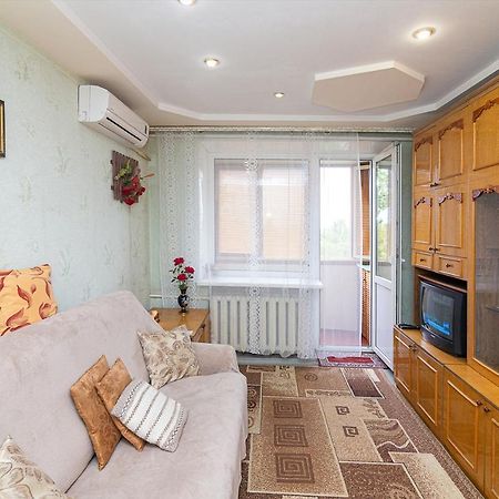 Comfortable Apartments On Hrushevskogo Street Near 16 City Hospital Днепър Екстериор снимка