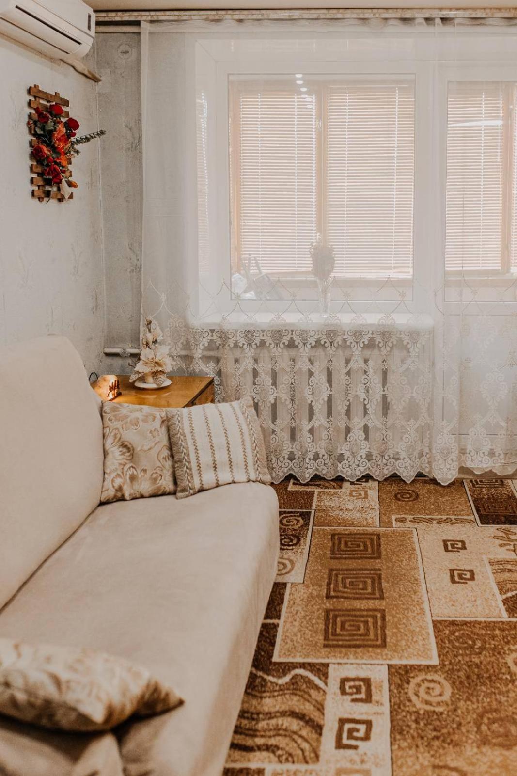 Comfortable Apartments On Hrushevskogo Street Near 16 City Hospital Днепър Екстериор снимка